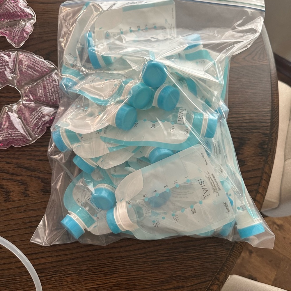 Spectra S2 Plus Breast Pump Bundle with Lots of Nursing/Pumping  Accessories - Picture 5 of 7